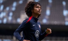 爱游戏:消息来源：USWNT的Lily Yohannes即将从阿贾克斯转会到里昂